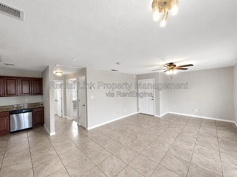4728 Beach Dr SE #B — Photo 2