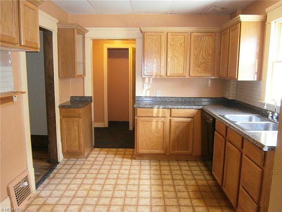 2nd image of 135 24th St NW