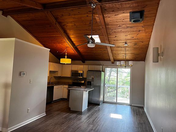 4th image of 527 El Paseo Pl