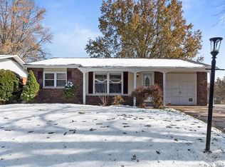 309 Dogwood Ln, Fairview Heights, IL 62208