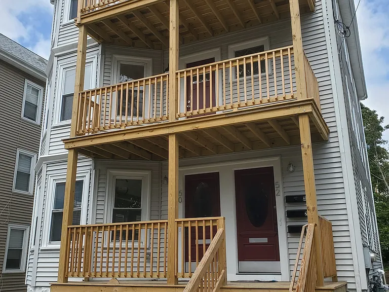 50-52 Carrington Ave #3R — Photo 11