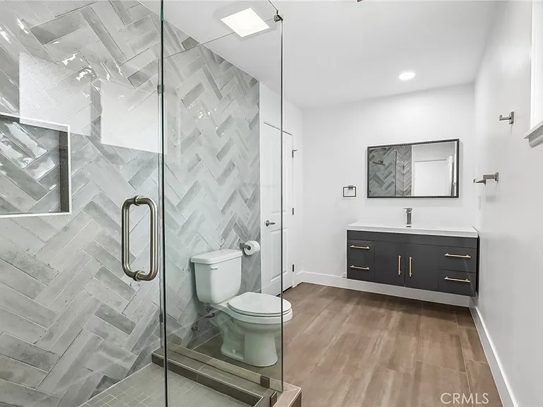 17151 Hague Ln — Photo 33