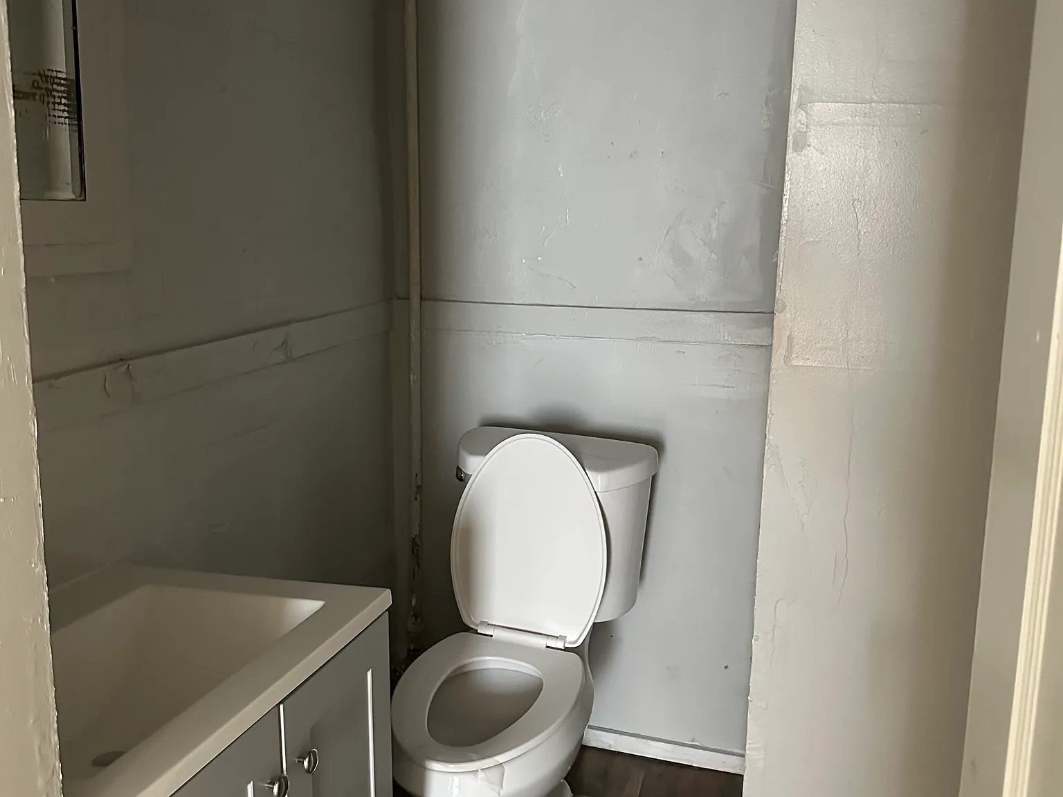 4 bed, 2500 sqft, $1,300 — Photo 4