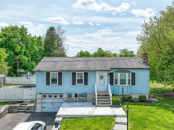 4 Essex Road, Fishkill, NY 12524