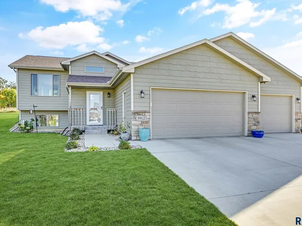 3912 S Pisidian Ave, Sioux Falls, SD 57110