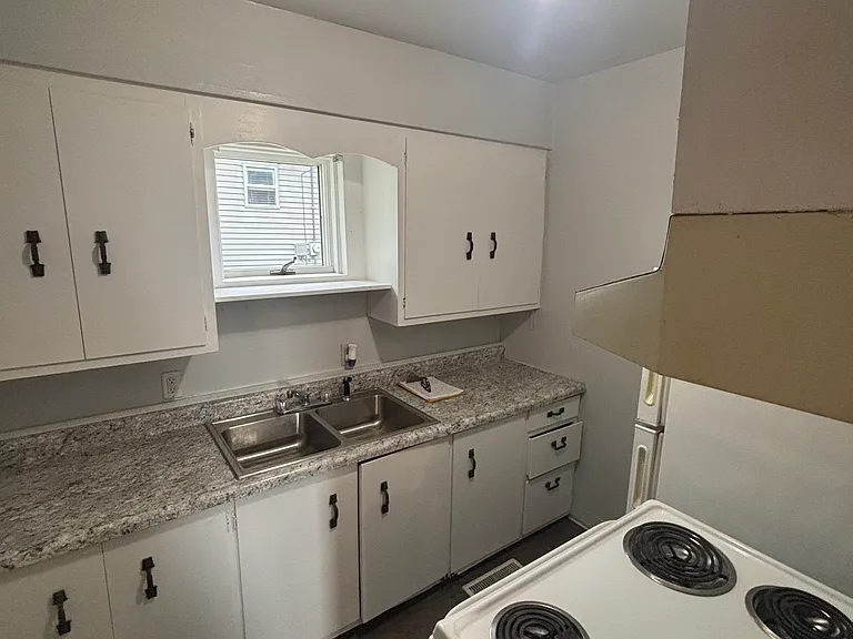 901 N Henry St — Photo 8