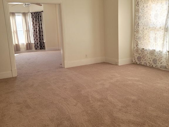 DINING AREA/LIVING ROOM