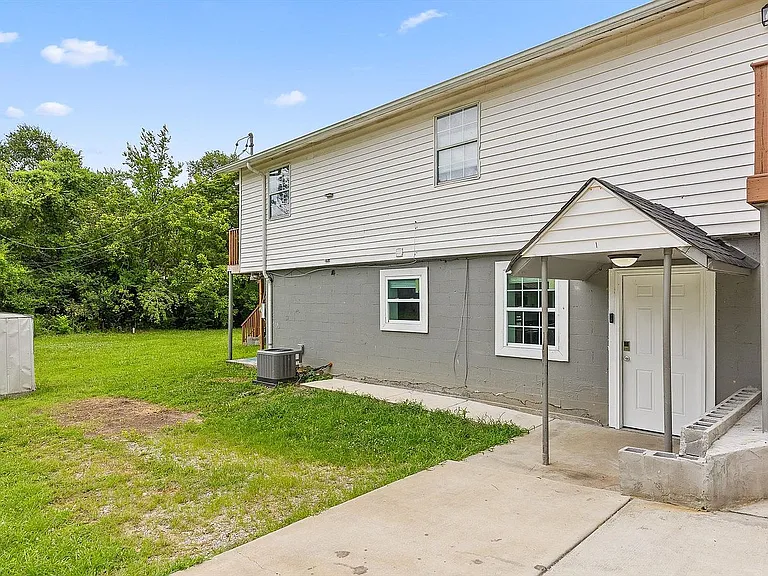 200 S Aster Ave #C — Photo 4