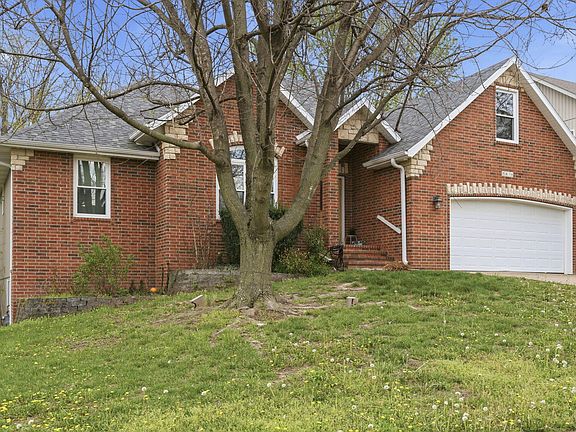 4th image of 5436 S Michigan Avenue