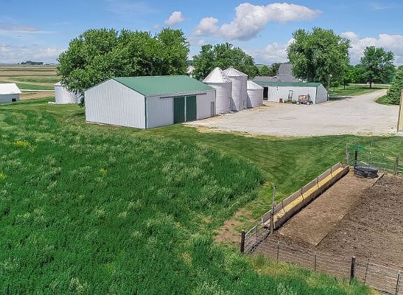 5th image of 33033 Elderberry Ave