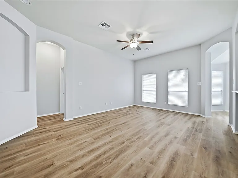 5247 Sagewood Dr — Photo 9
