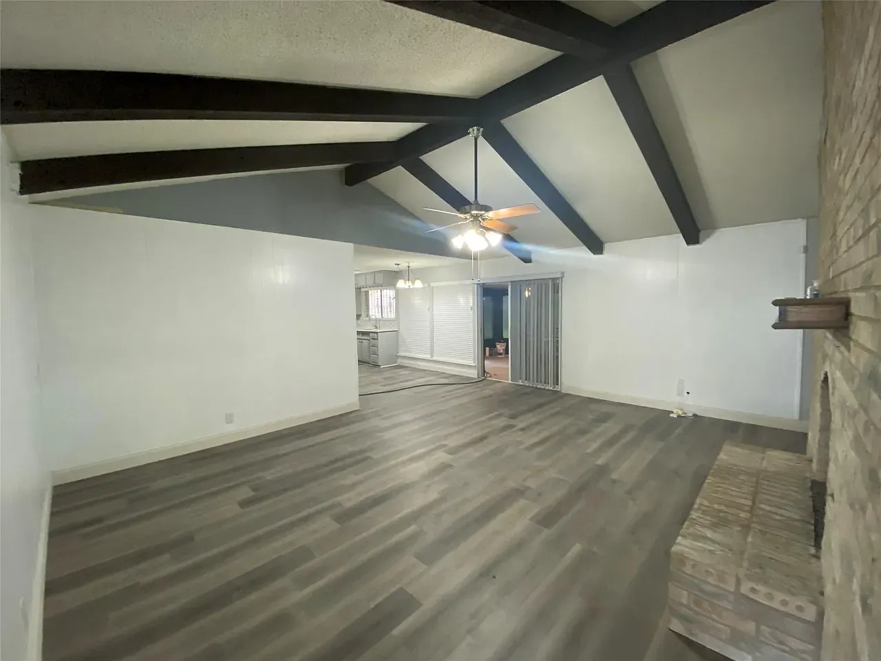 4 bed, 1803 sqft, $2,350 — Photo 3
