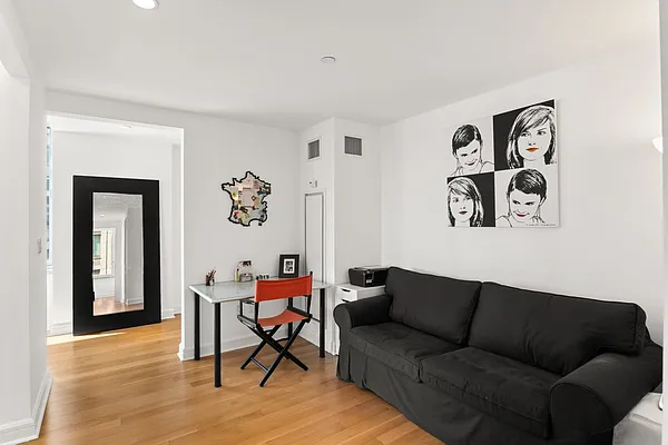 Sold by Nest Seekers International | media 14