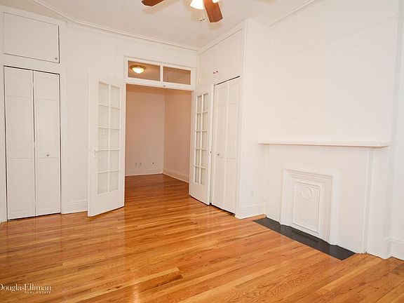 2nd image of 358 12th St APT 4R