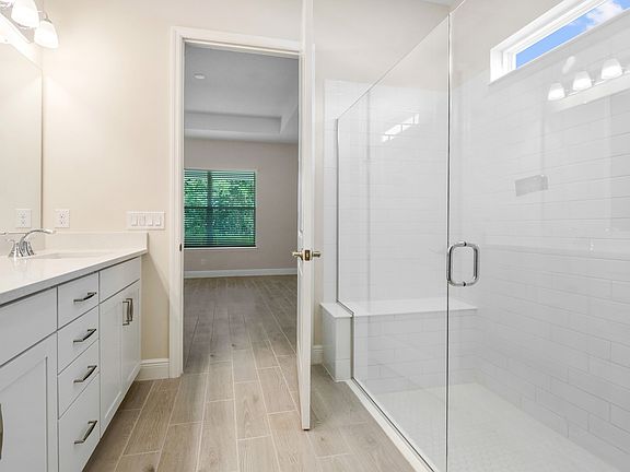 Striking owner s bath