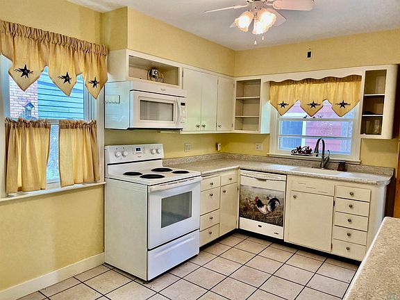 5th image of 534 Valley View Dr