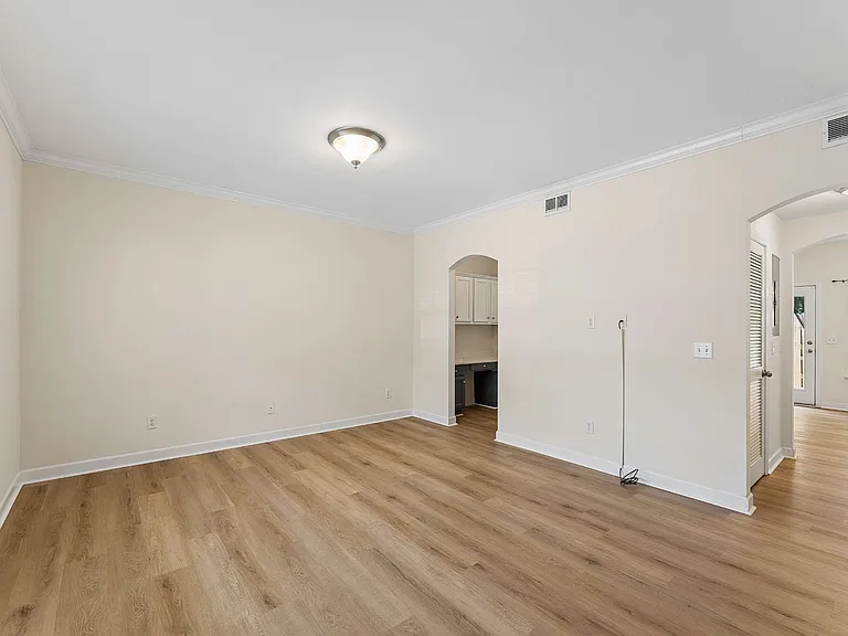 553 Rosedale Ave #107 — Photo 5