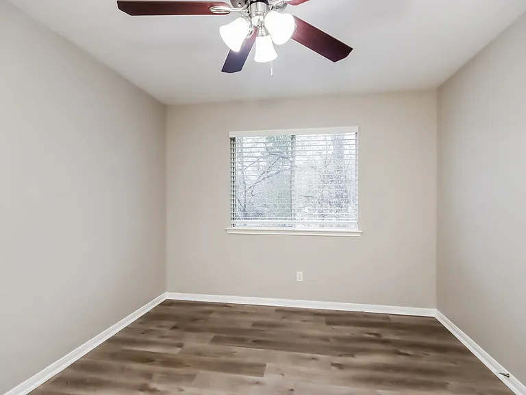 2802 Fox Mountain Dr — Photo 16