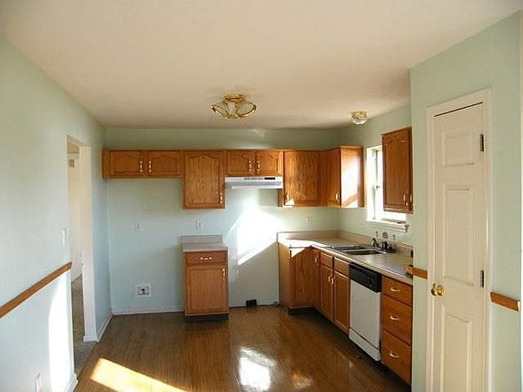 4th image of 1029 Beal Ct