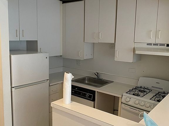 2nd image of 244 E Houston St #4BM
