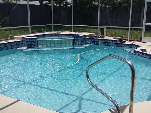 Screened pool