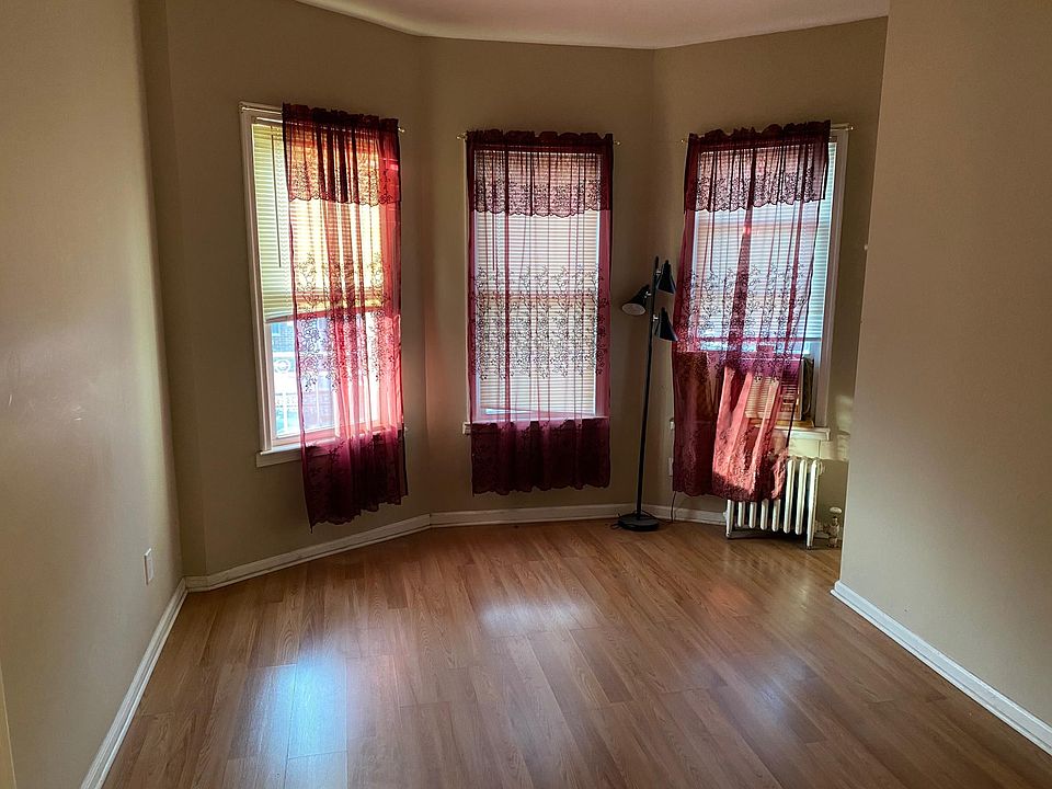 2nd image of 1700 71st St