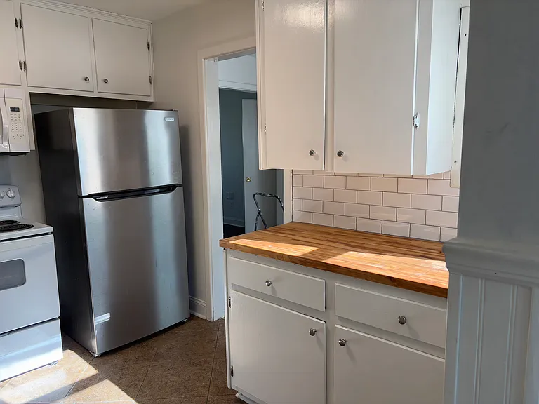 1127 Glenn Ave — Photo 3