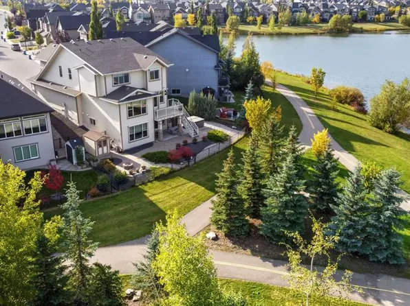 66 W Legacy Grn SE, Calgary, AB T2X 0X6