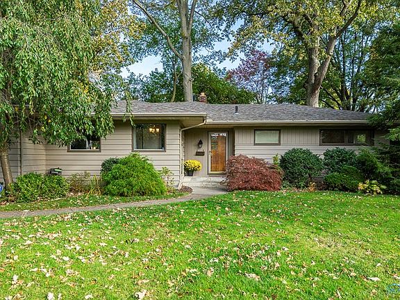 2nd image of 3448 Woodley Ct