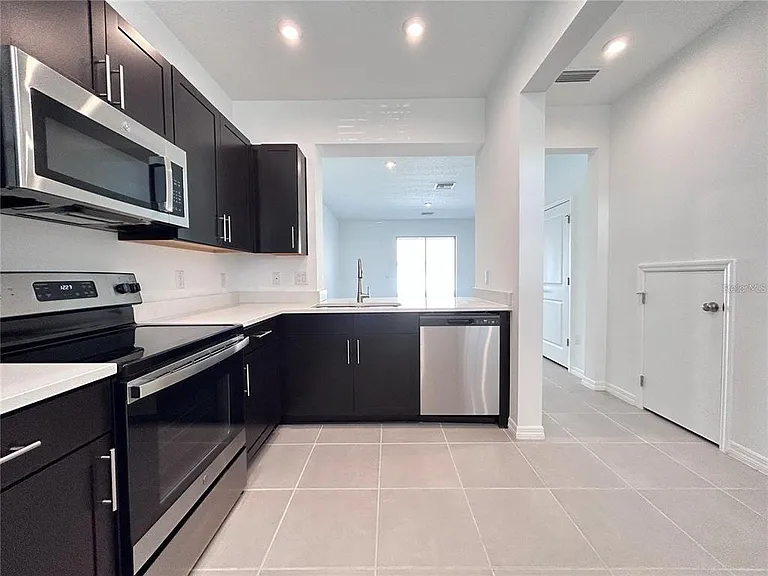 6248 Fairmont Ln — Photo 4