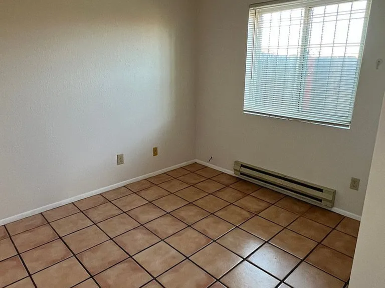 914-920 N Belvedere Ave — Photo 105
