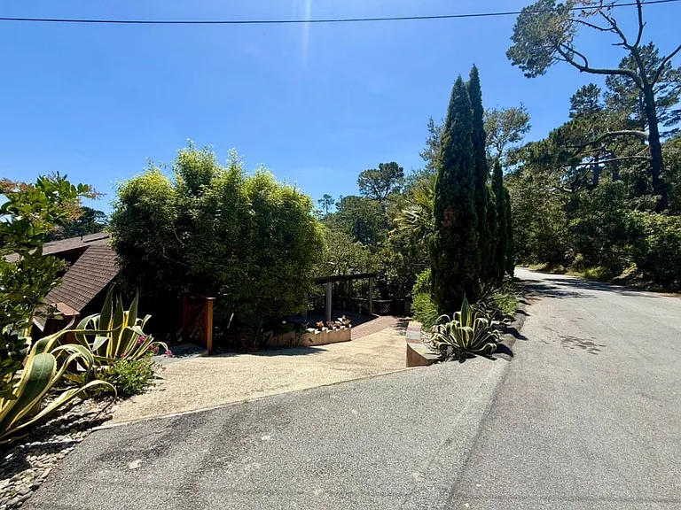35 Linda Vista Dr — Photo 2