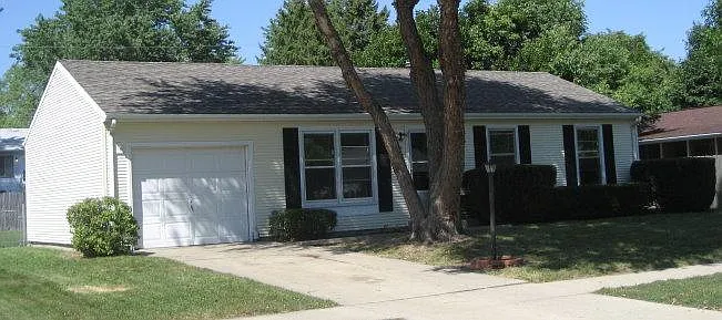 2504 Worcester Dr — Photo 2