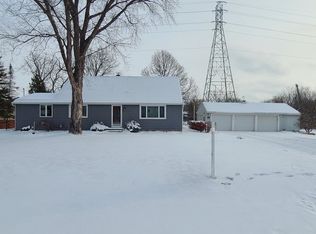 1955 Lynn Dr, Neenah, WI 54956
