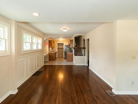 4th image of 7317 Tracy Ave