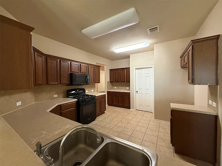 2520 Butler Way — Photo 5