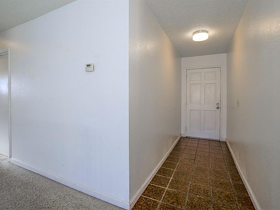 5th image of 201 Bergen Ct