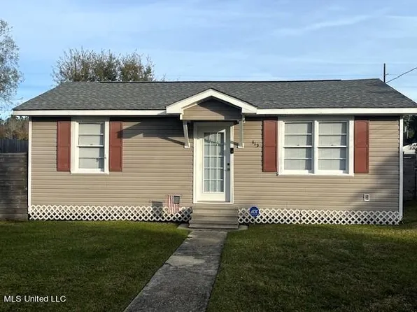 415 Wainwright St, Waveland, MS 39576