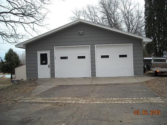 4th image of 607 334th Ave NE