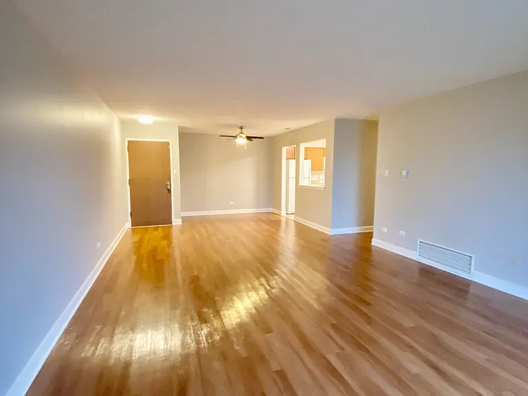 Farmingdale Apartments — Photo 41