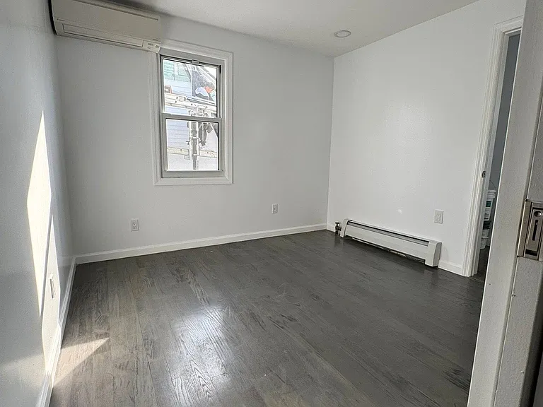 14334 222nd St #1 — Photo 6