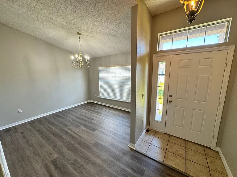 639 Bittern Ct — Photo 5