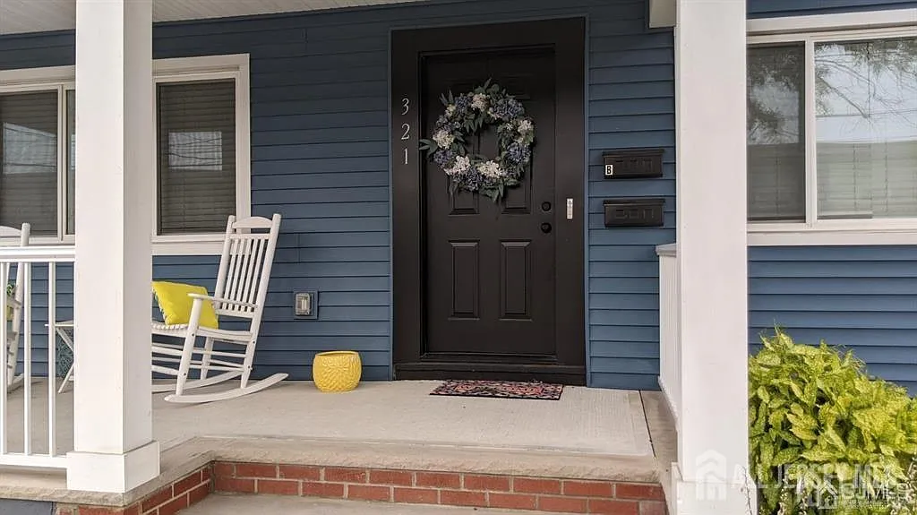 1 bed, 1.0 bath, $1,800 — Photo 1
