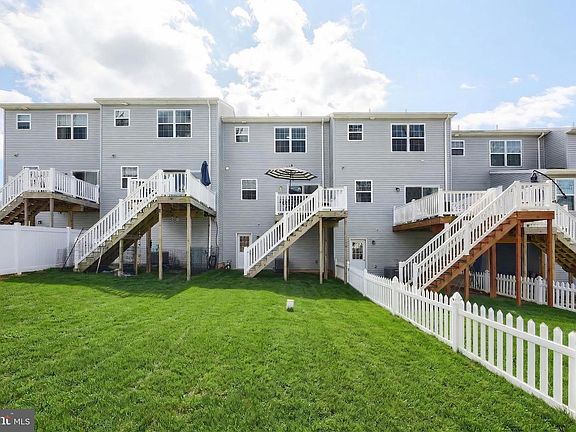 4th image of 61 Ayrshire Dr