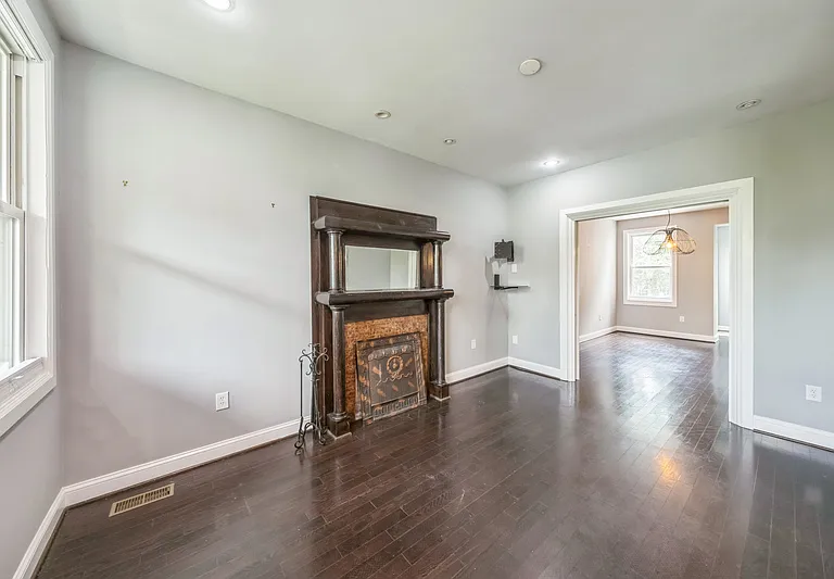 723 K St NE — Photo 13
