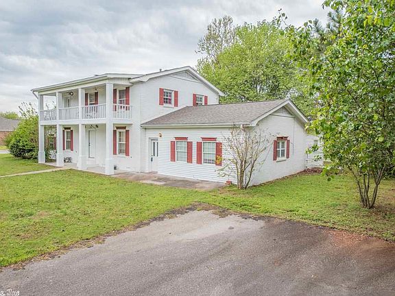 3rd image of 109 Charles Thomas Blvd