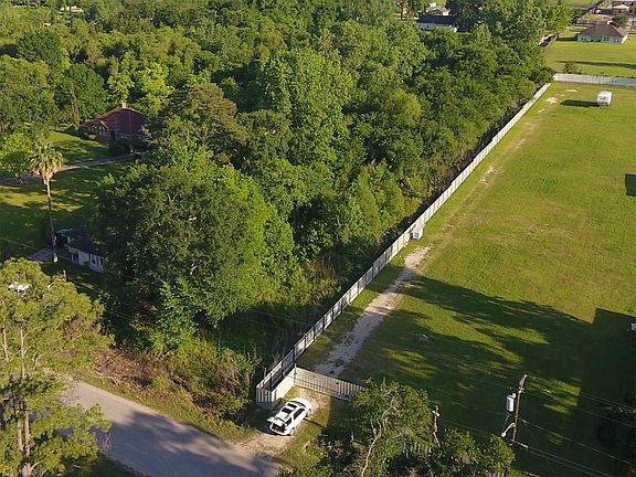 2nd image of 1900 De Soto St