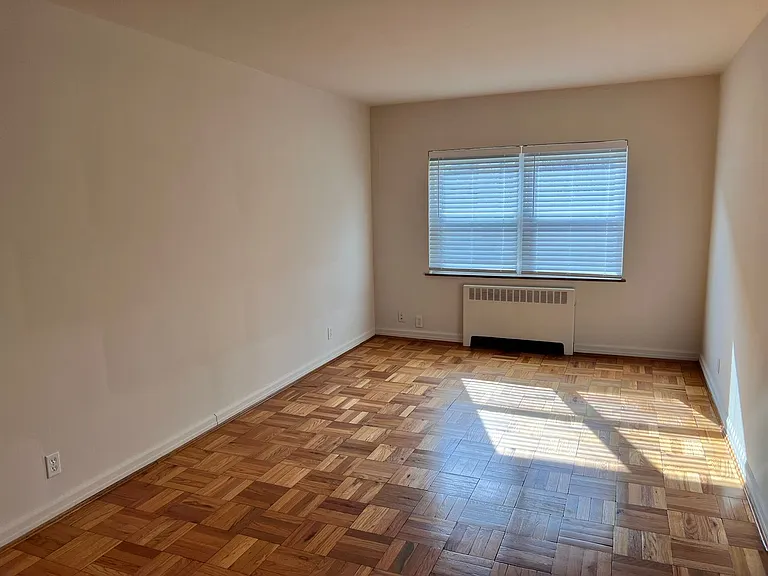 2750 Linshaw — Photo 20