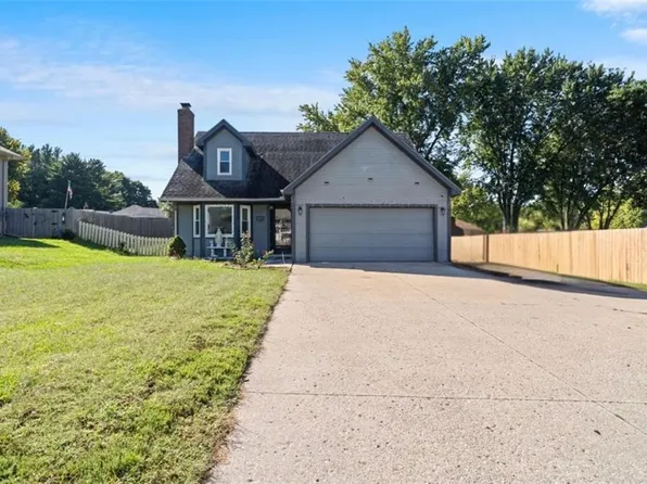 2906 Cook Rd, Saint Joseph, MO 64506
