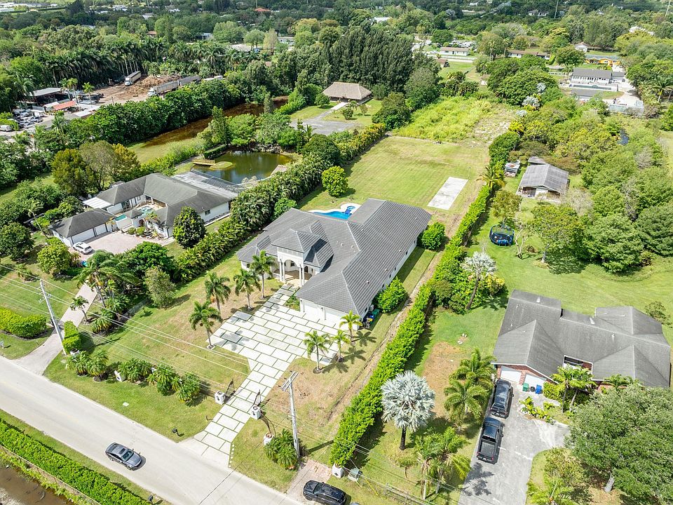 1st image of 5941 SW 185th Way